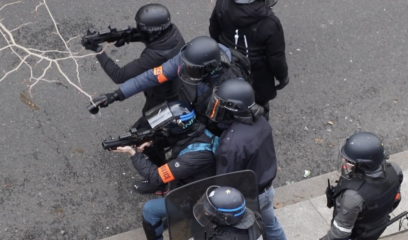 Gaz lacrymogènes sur des bébés, nasses, dégradations… Que s’est-il passé à Bruxelles ? 