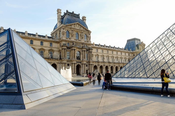 Musée du Louvre : un "braquage" a eu lieu, le site reste fermé pour la journée, annonce Rachida Dati