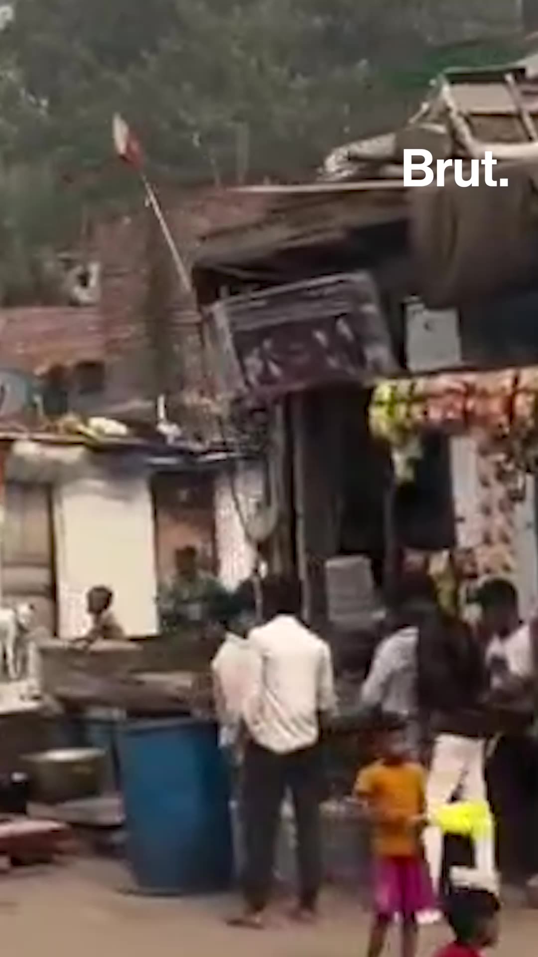 encroachment-at-railway-platform