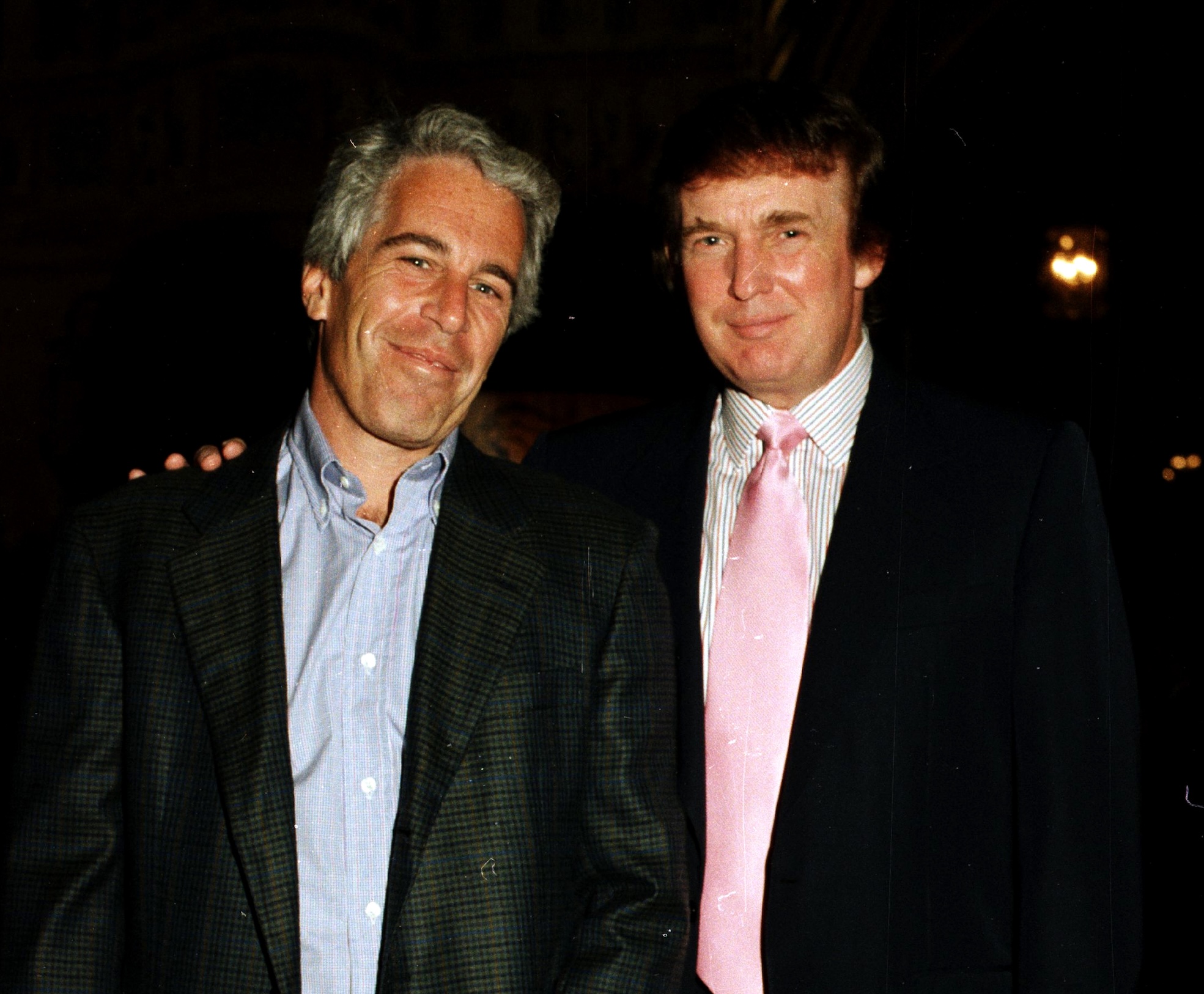 "Il était au courant pour les filles" : Jeffrey Epstein a affirmé dans un email que Donald Trump connaissait ses agissements