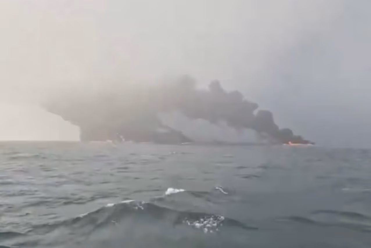 le porte-conteneurs remorqué à Aberdeen