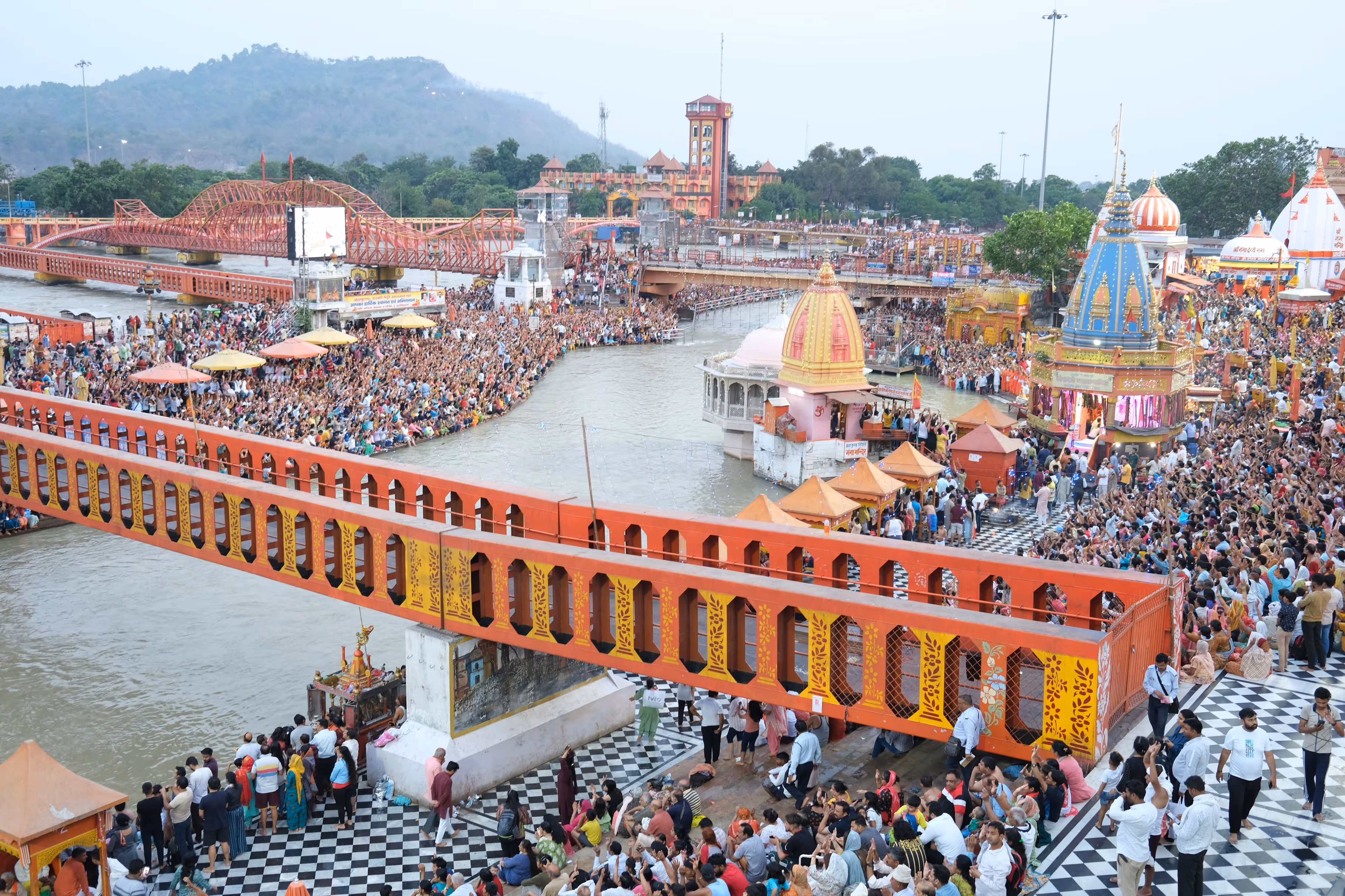 clap de fin pour l’immense rassemblement hindou de la Kumbh Mela clap de fin pour l’immense rassemblement hindou de la Kumbh Mela