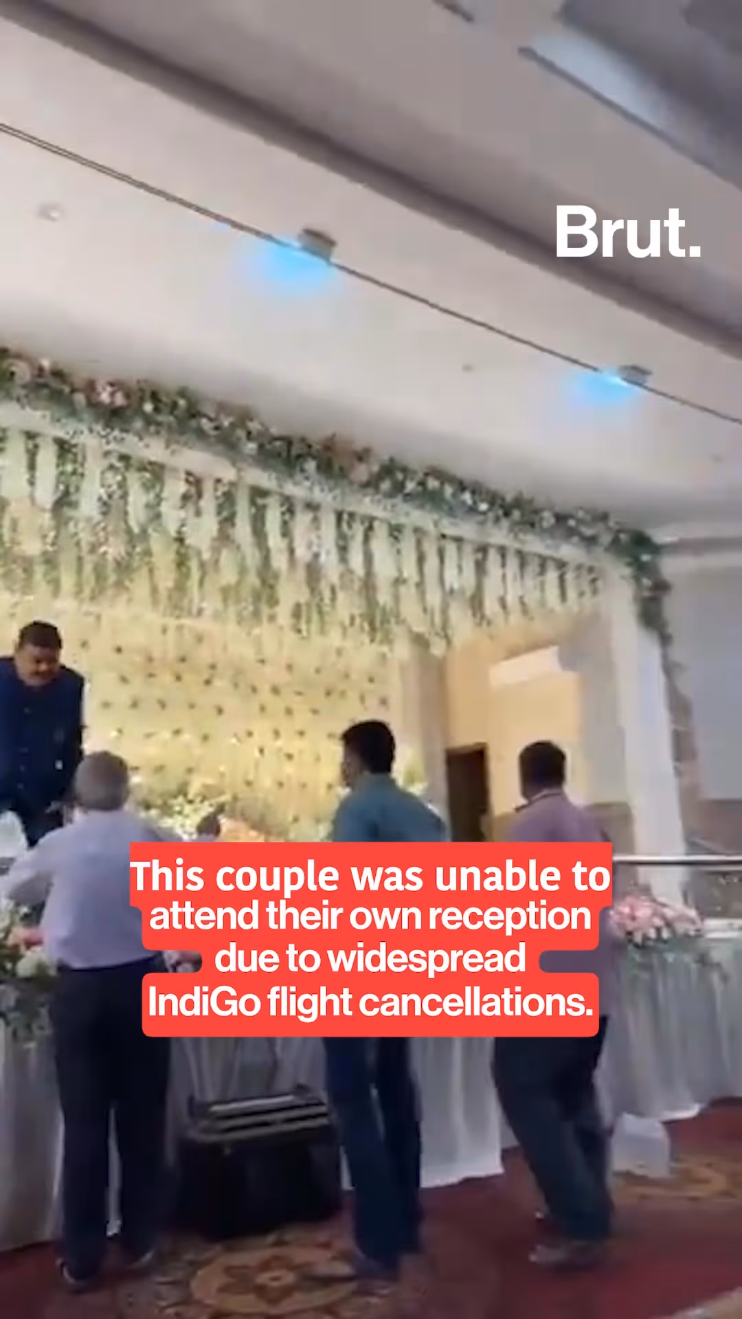 couple-attends-reception-virtually-due-to-flight-cancellation