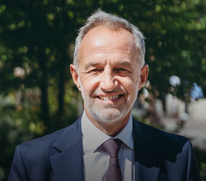 Municipales à Paris : l'écologiste Belliard retire sa candidature, vers une union de la gauche derrière le socialiste Emmanuel Grégoire