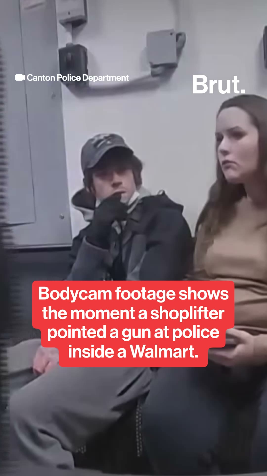 Bodycam footage shows shoplifter pointing a gun at police.