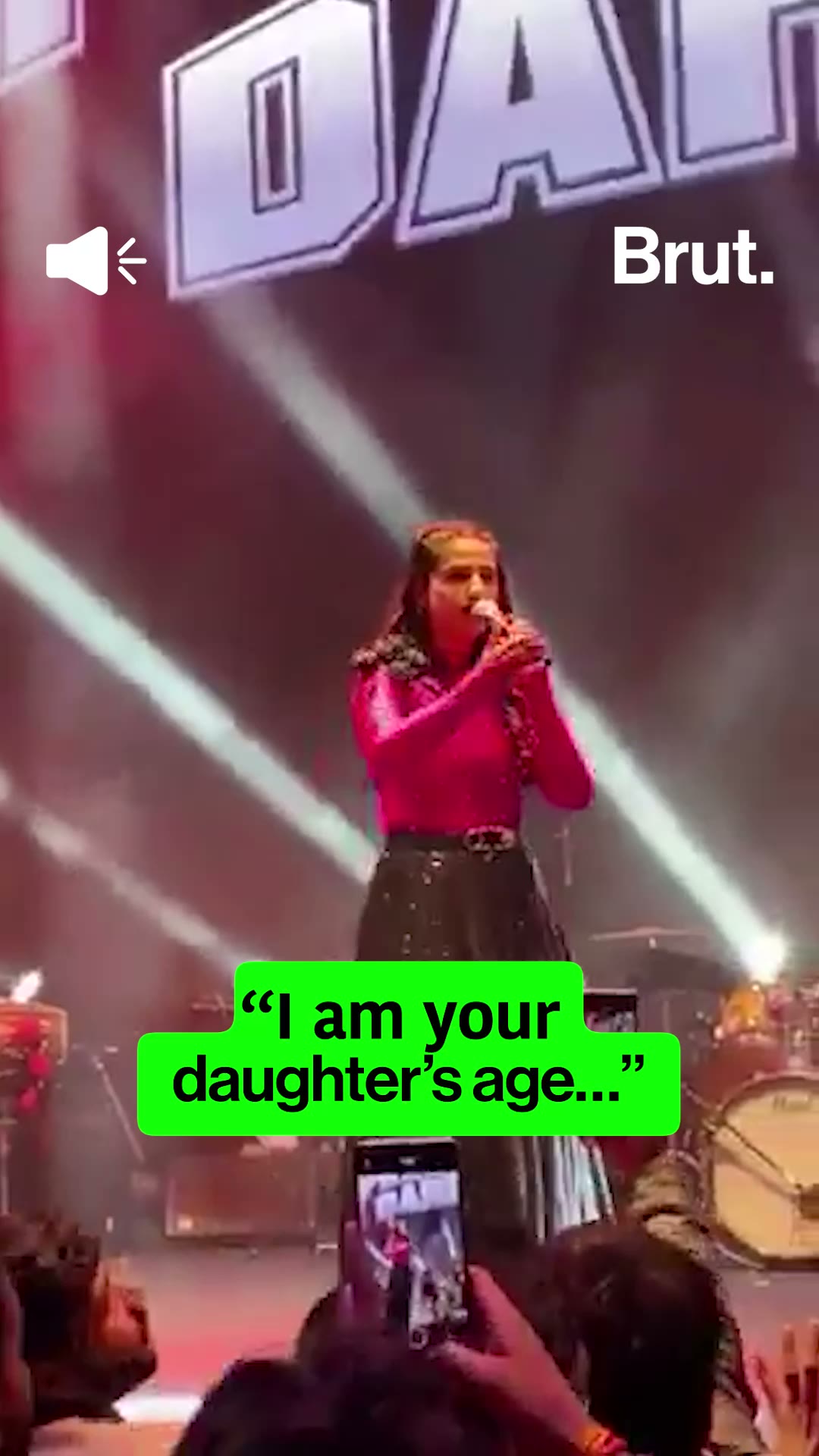 pranjal-dahiya-stops-concert