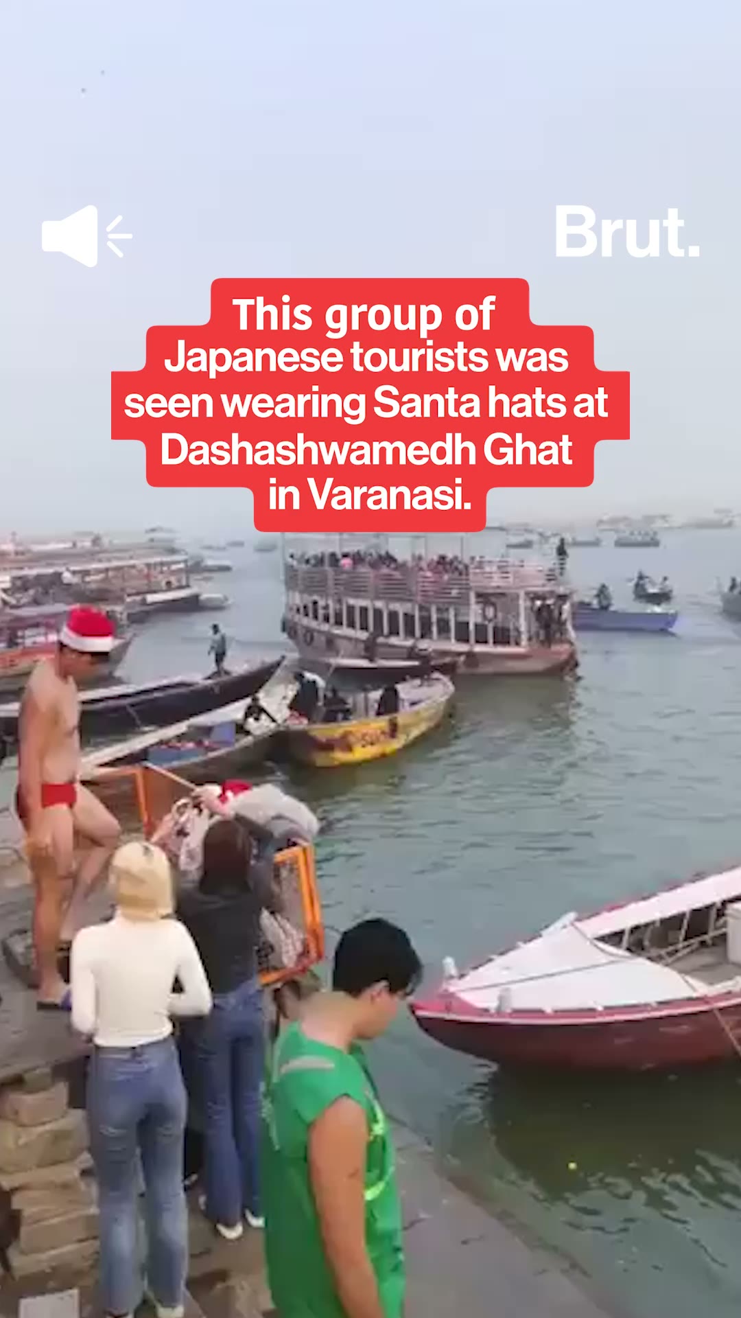 japanese-tourists-mobbed-in-varanasi