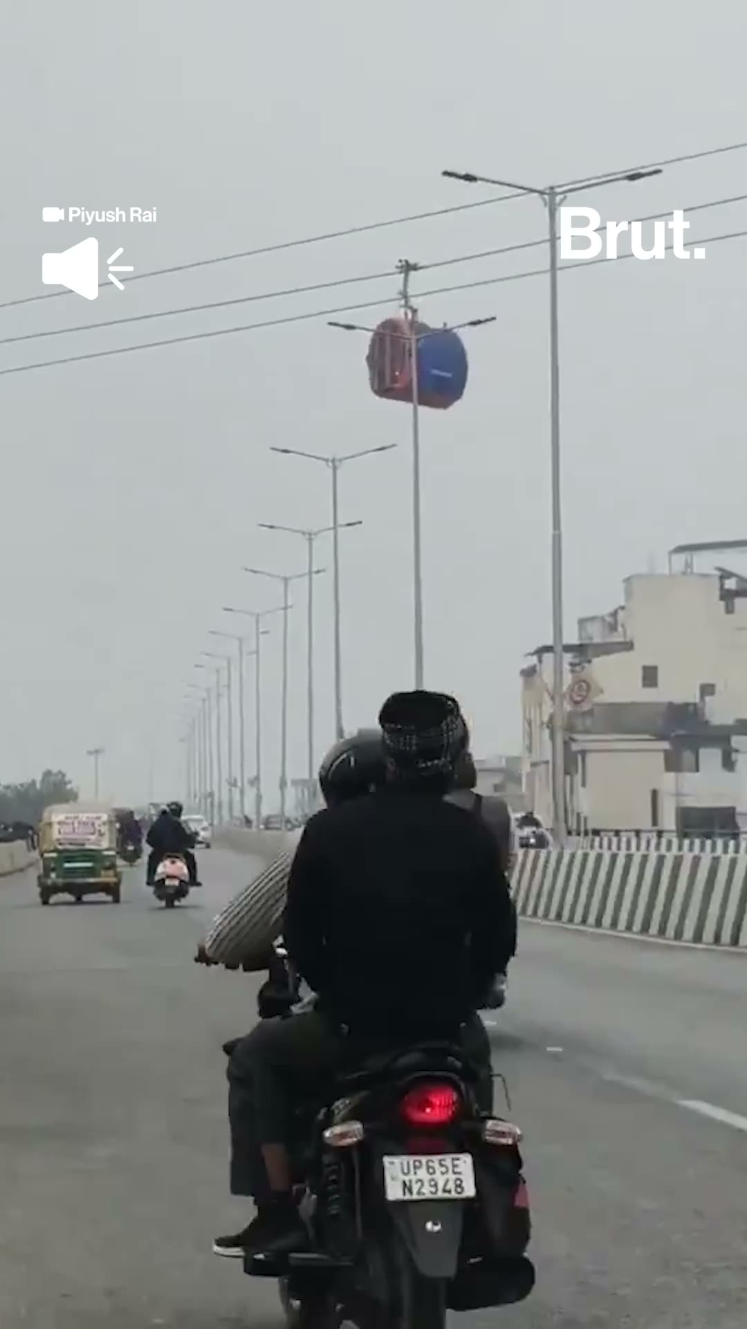Varanasi ropeway gondola sways in wind