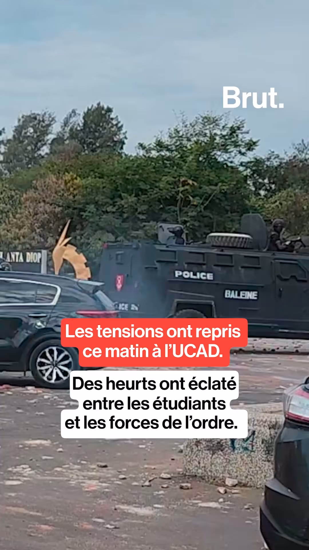 des-tensions-ont-de-nouveau-eclate-a-l-ucad-entre-etudiants-et-forces-de-l-ordre