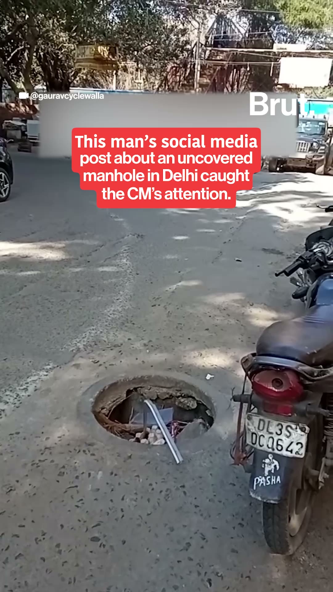 Open manhole in Lajpat Nagar