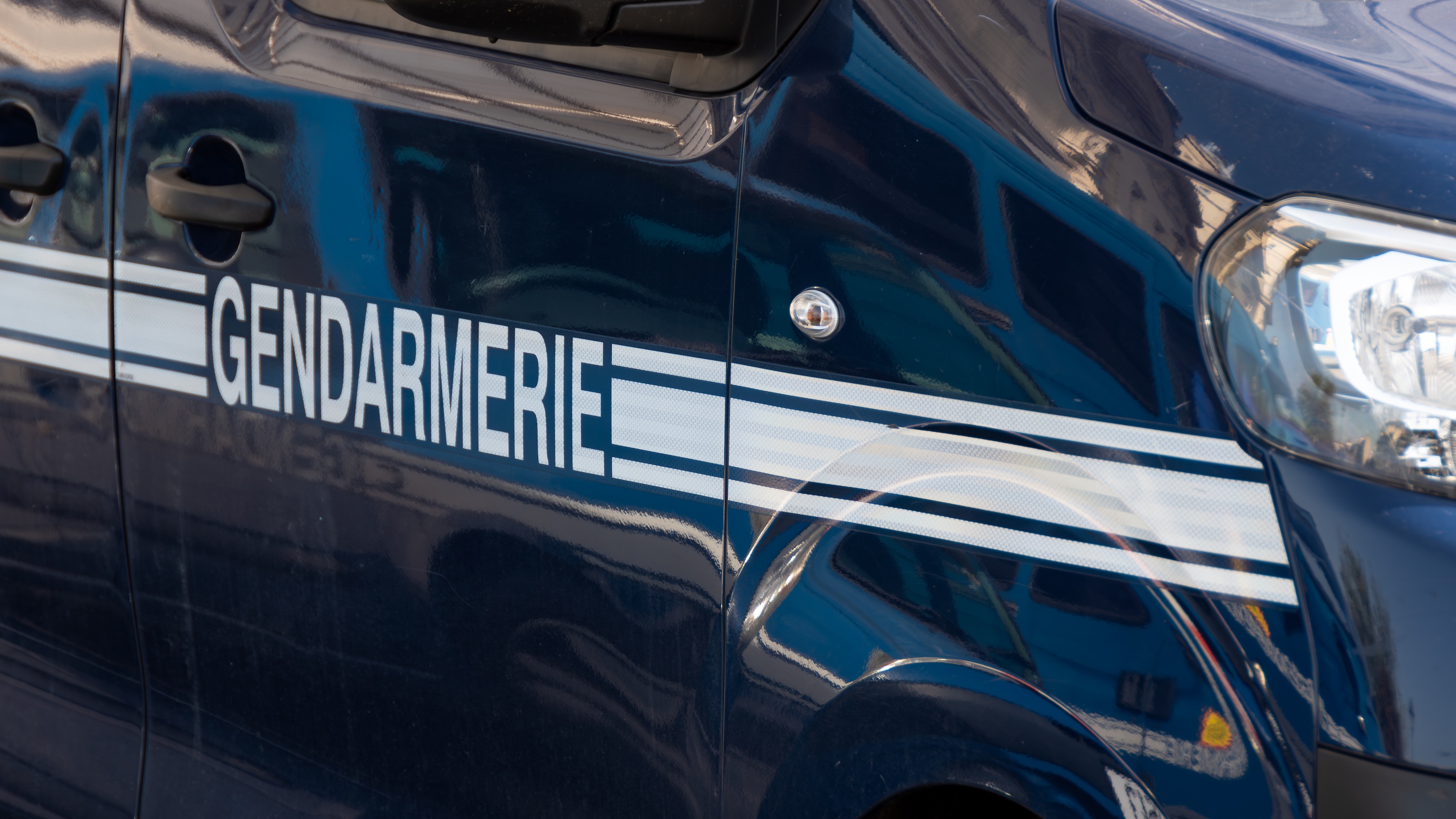 Un père mis en examen pour avoir séquestré son fils pendant plus d'un an dans une camionnette