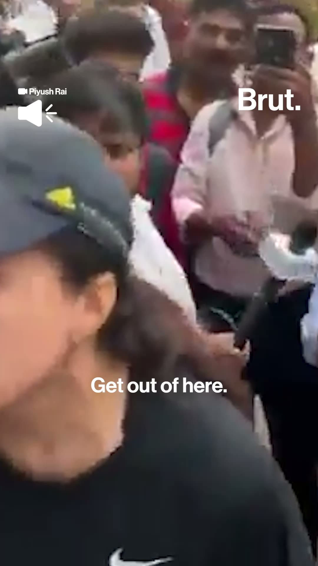 woman-lashes-out-at-girish-mahajan-for-blocking-traffic