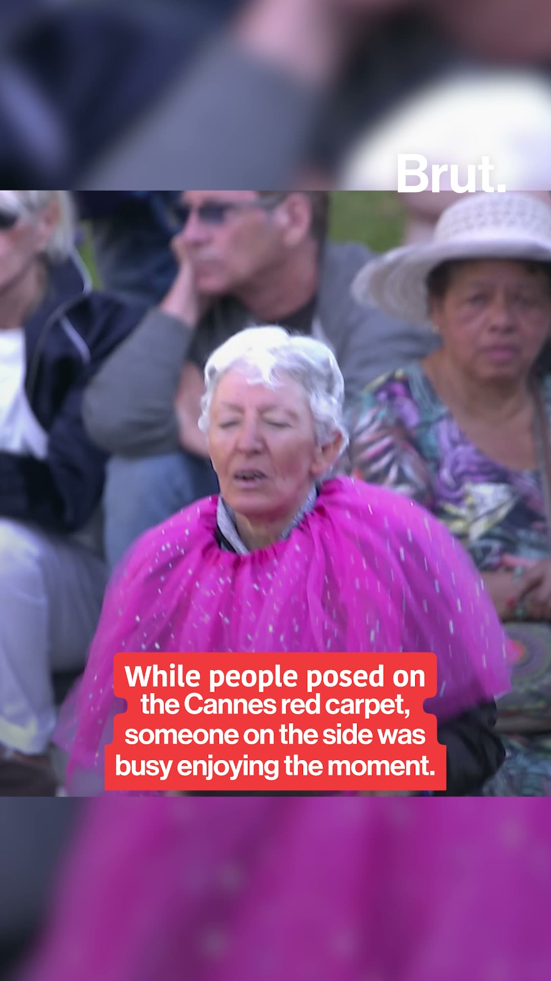 an-unmissable-moment-from-near-the-cannes-red-carpet