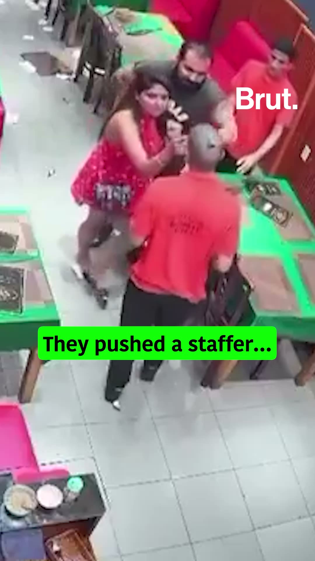 Indian family vandalises restaurant and creates chaos in Vietnam