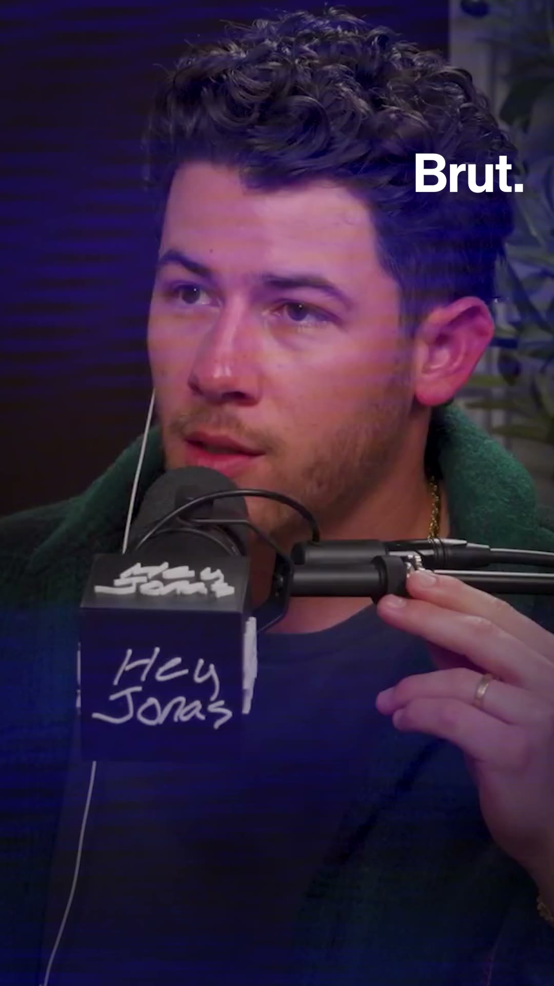 when-nick-jonas-took-on-bollywood-gossip-with-priyanka-chopra