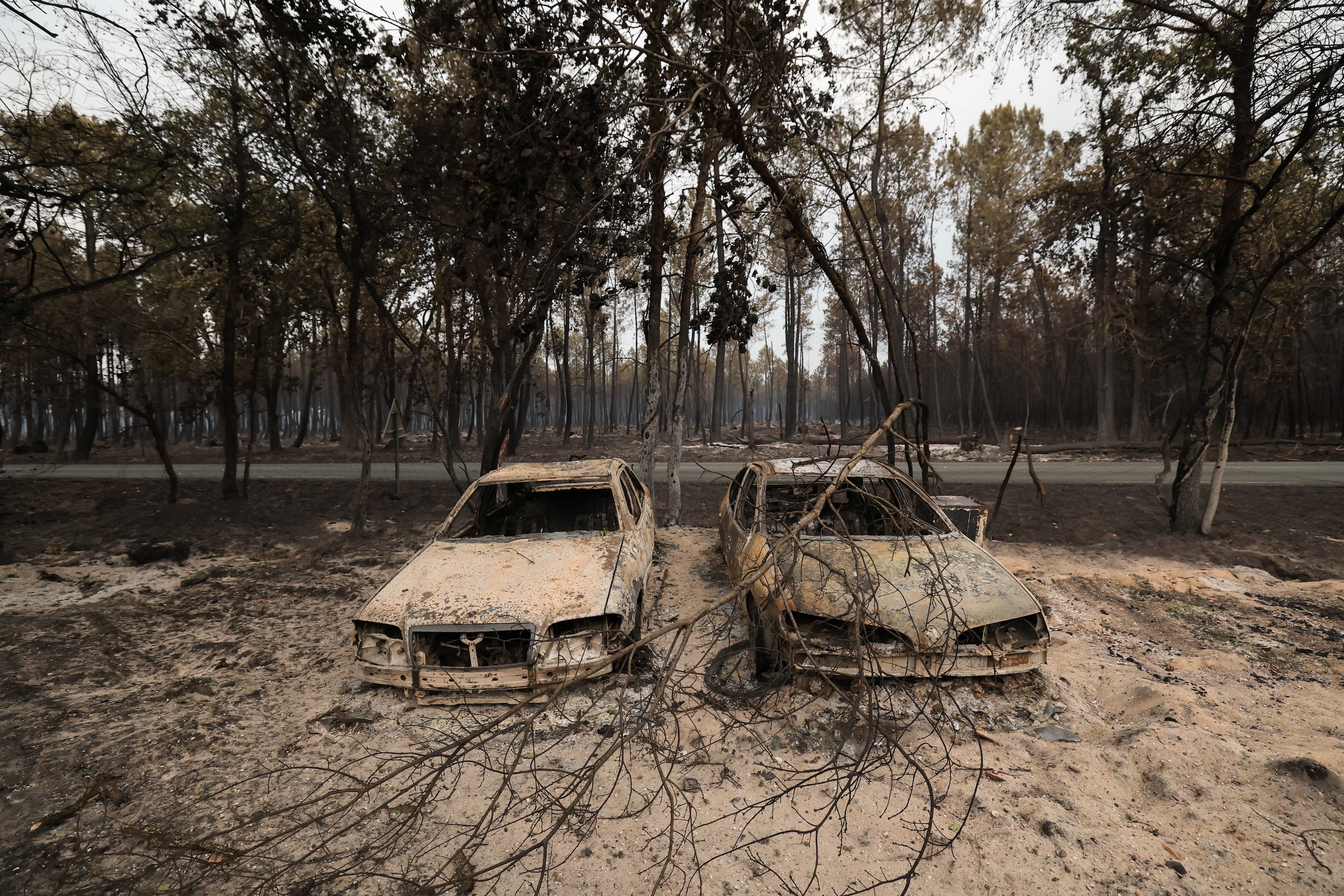 2026-07-25T163812Z_1073599381_RC23LMA5LTRK_RTRMADP_3_EUROPE-WEATHER-FRANCE-WILDFIRE