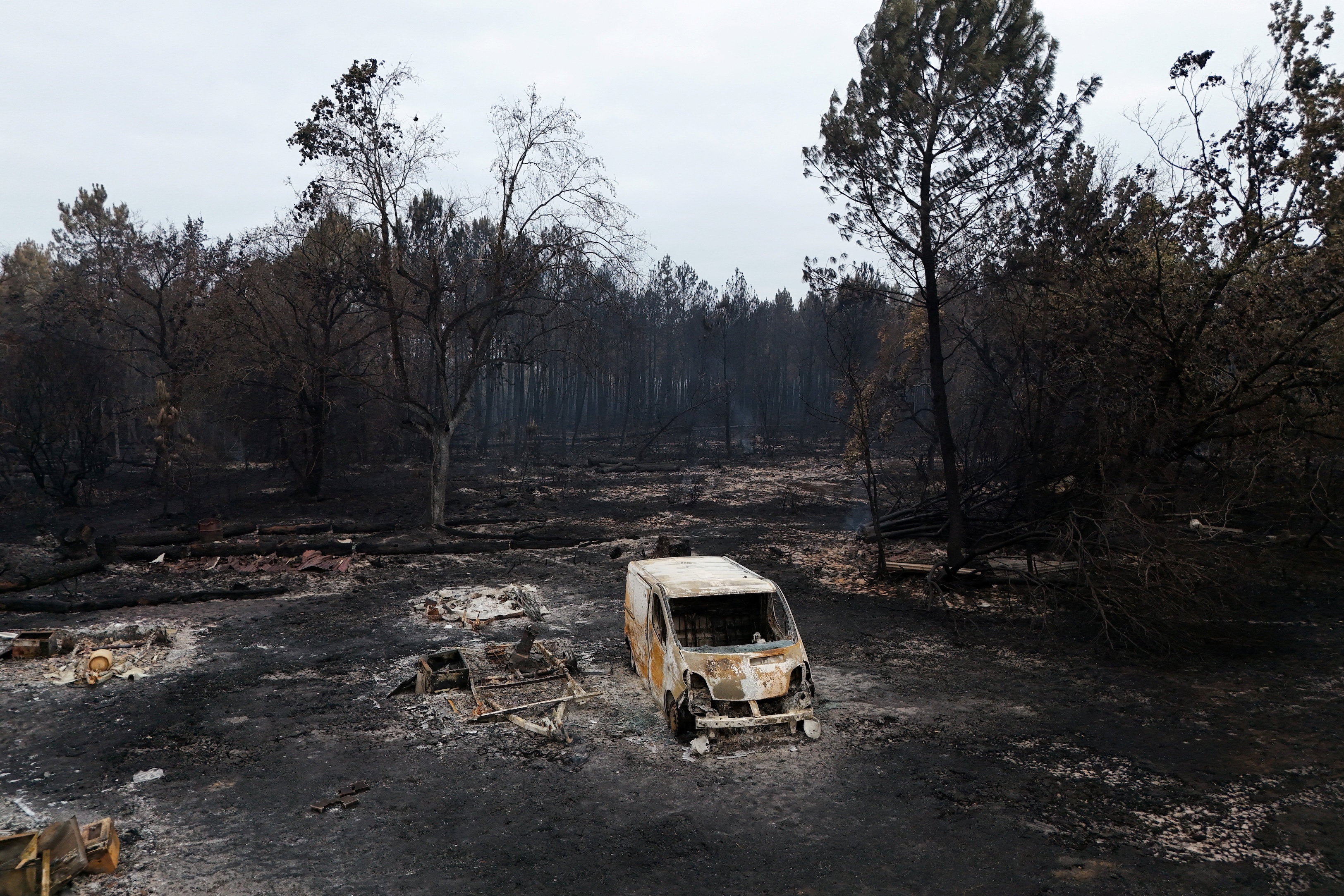 2026-07-27T191031Z_1235398908_RC28MMAM1V51_RTRMADP_3_EUROPE-WEATHER-FRANCE-WILDFIRE