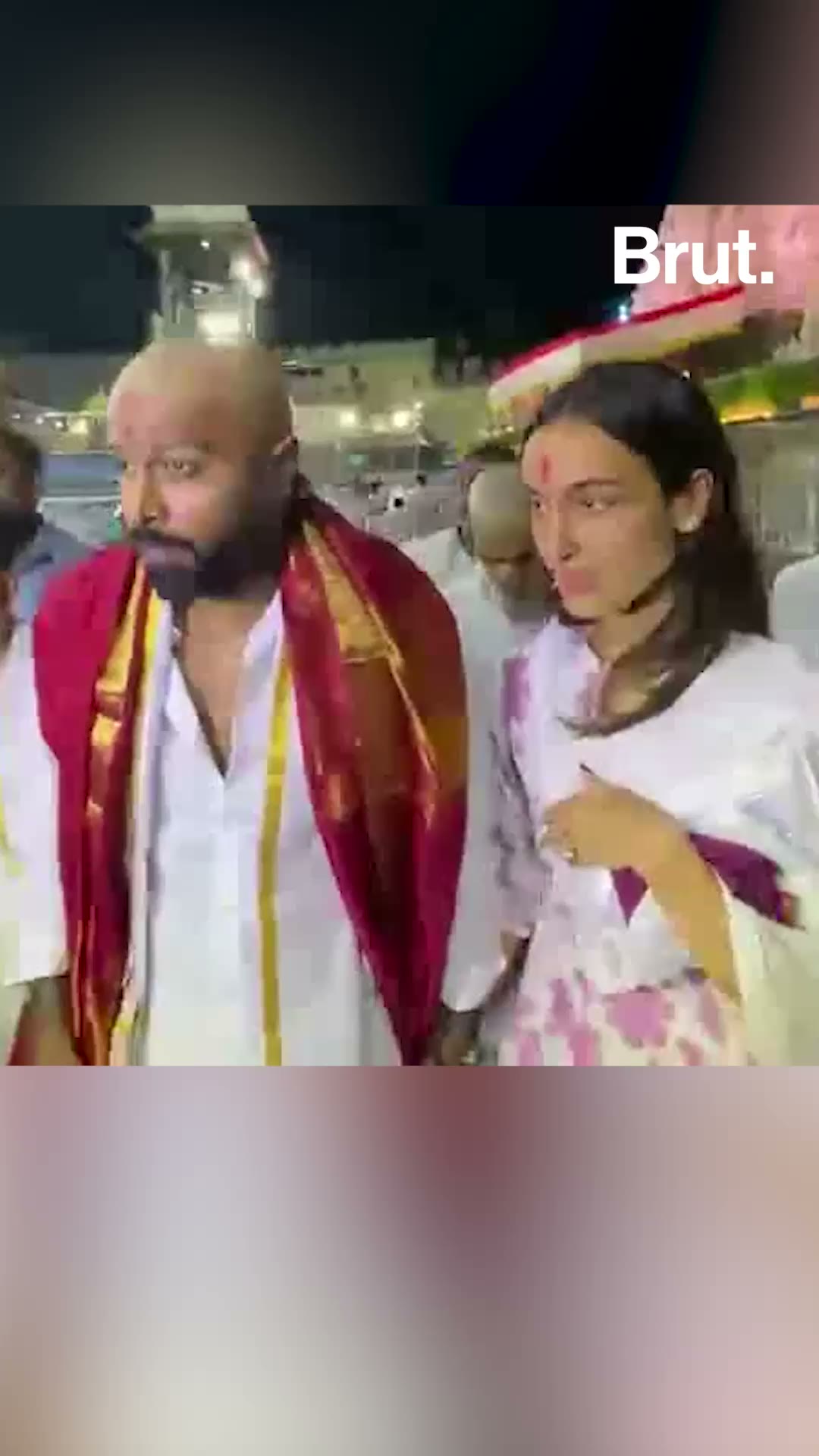 Hardik Pandya goes bald