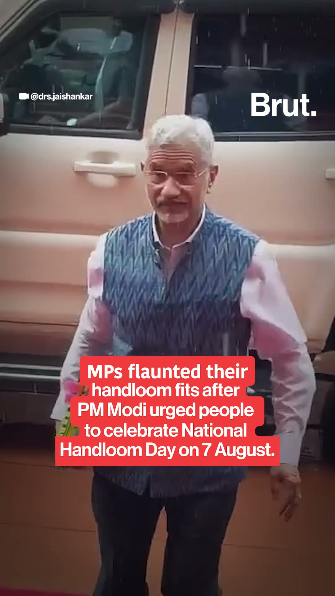 MPs Arrive In Parliament Wearing Handloom Attire