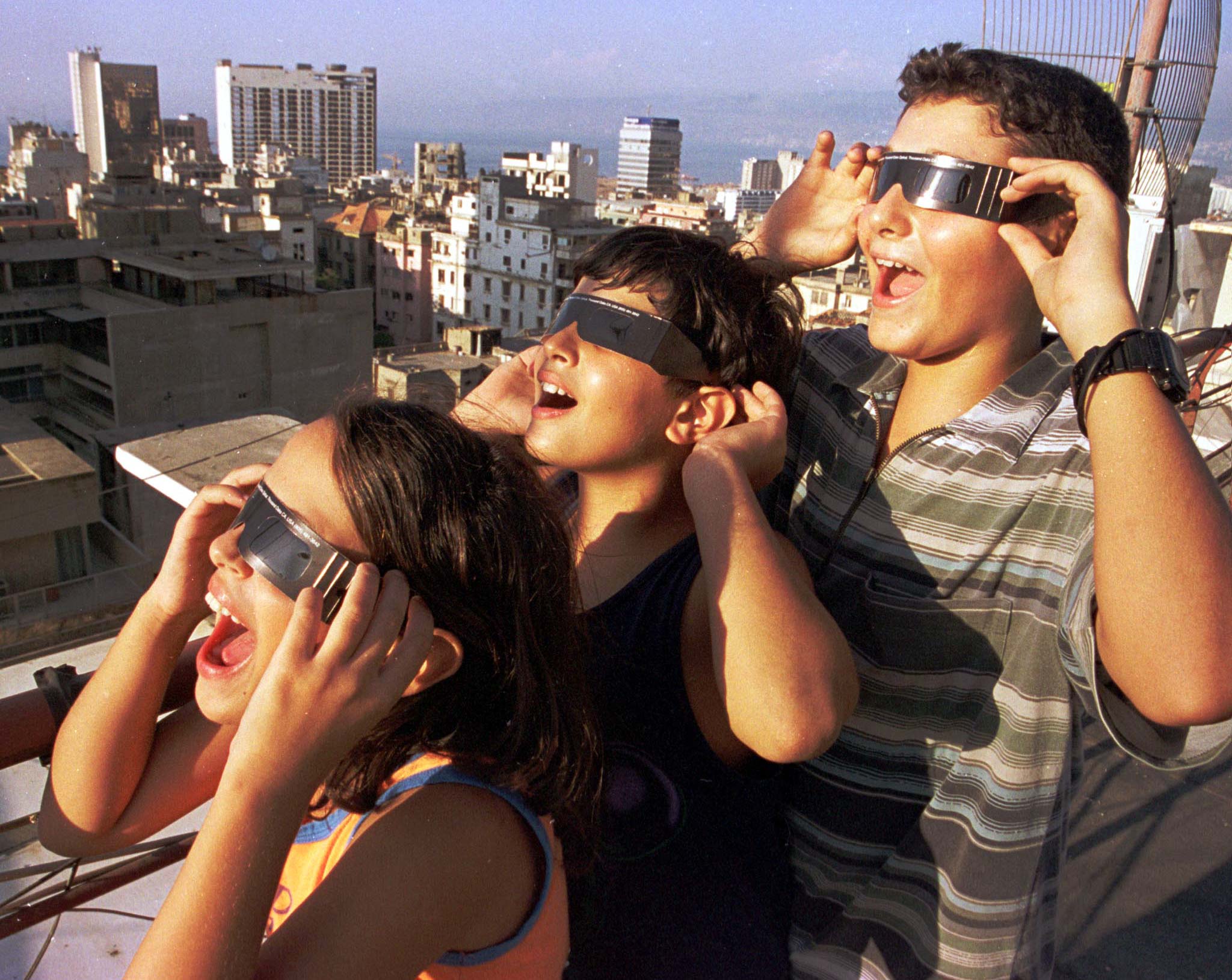 1999-08-10T000000Z_448181769_RP1DRILTYMAC_RTRMADP_3_ECLIPSE-LEBANON