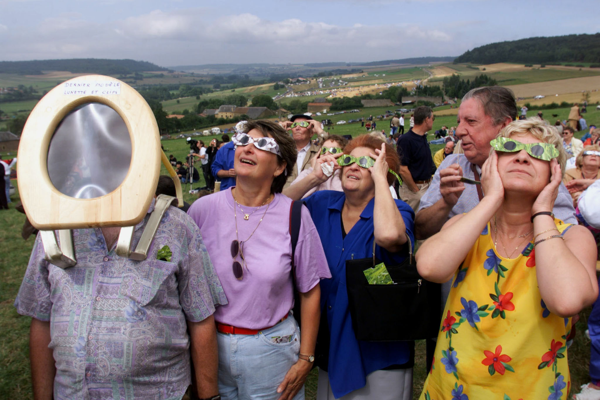 1999-08-11T000000Z_539649923_RP1DRILTEOAA_RTRMADP_3_ECLIPSE-BELGIUM