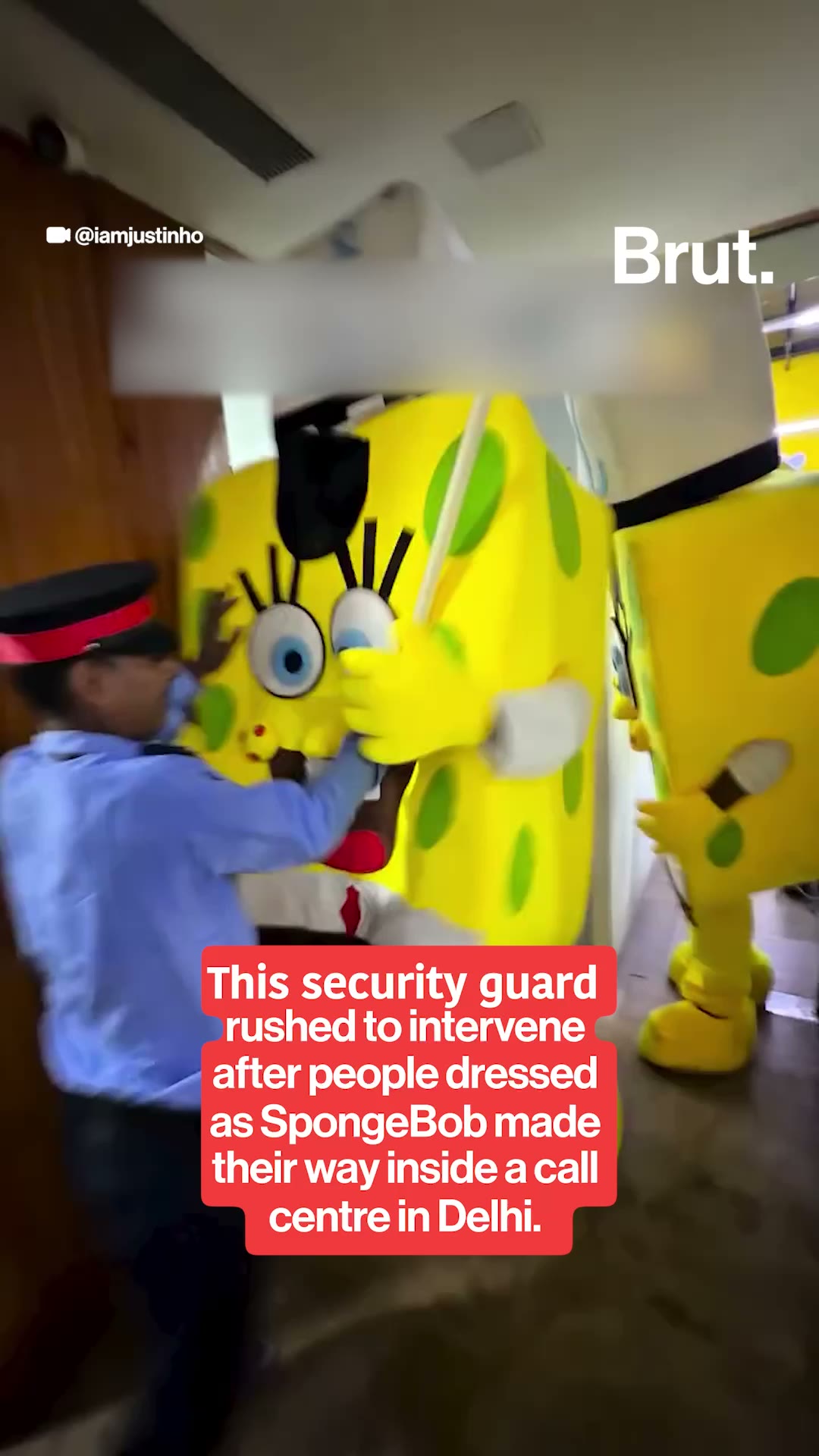 american-creator-justin-ho-enters-delhi-call-centre-dressed-as-spongebob