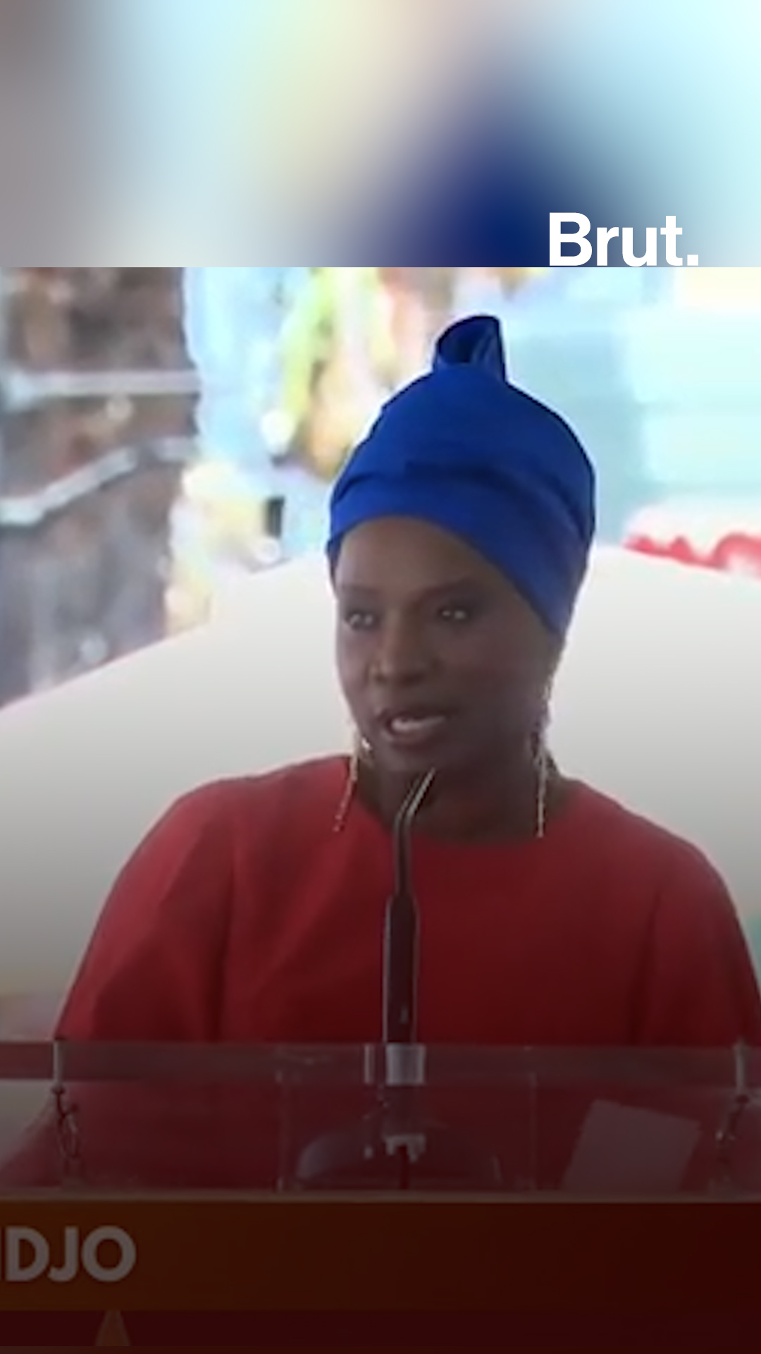 🇧🇯 Angélique Kidjo reçois son étoile sur le Hollywood Walkf of fame.