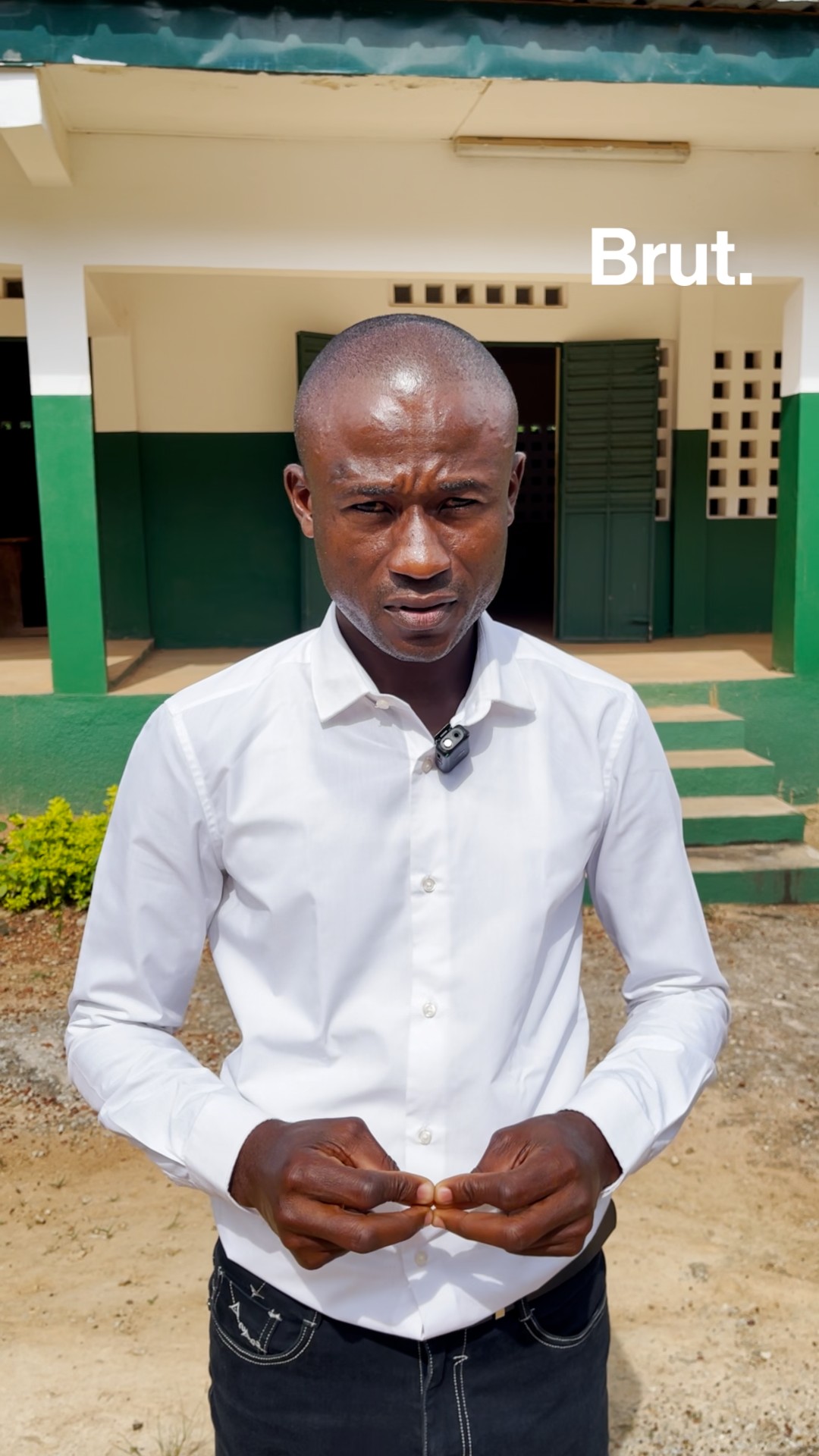 cote-d-ivoire-cet-instituteur-transforme-son-ecole-avec-l-aide-des-populations