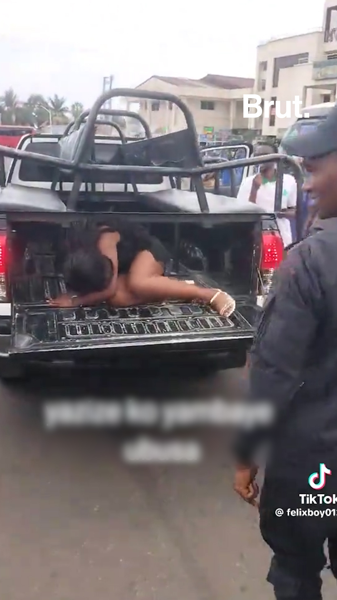 🇷🇼 Au Rwanda, des femmes refoulées d’un concert à cause de leur tenue