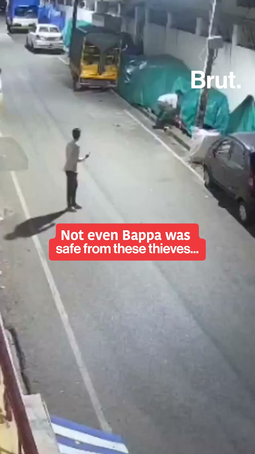 Ganesh idol theft caught on camera