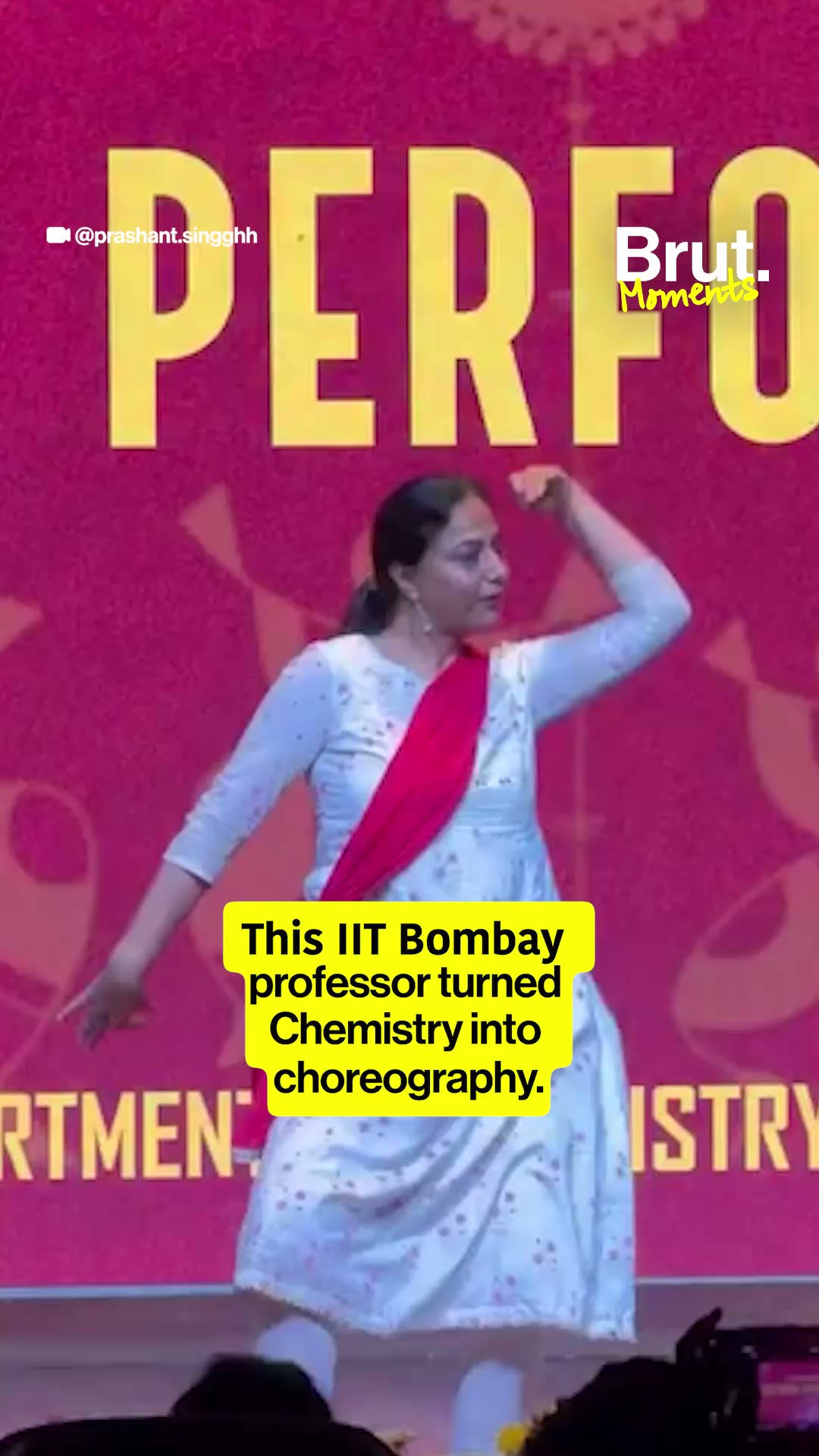 iit-bombay-s-chemistry-hod-performs-on-stage