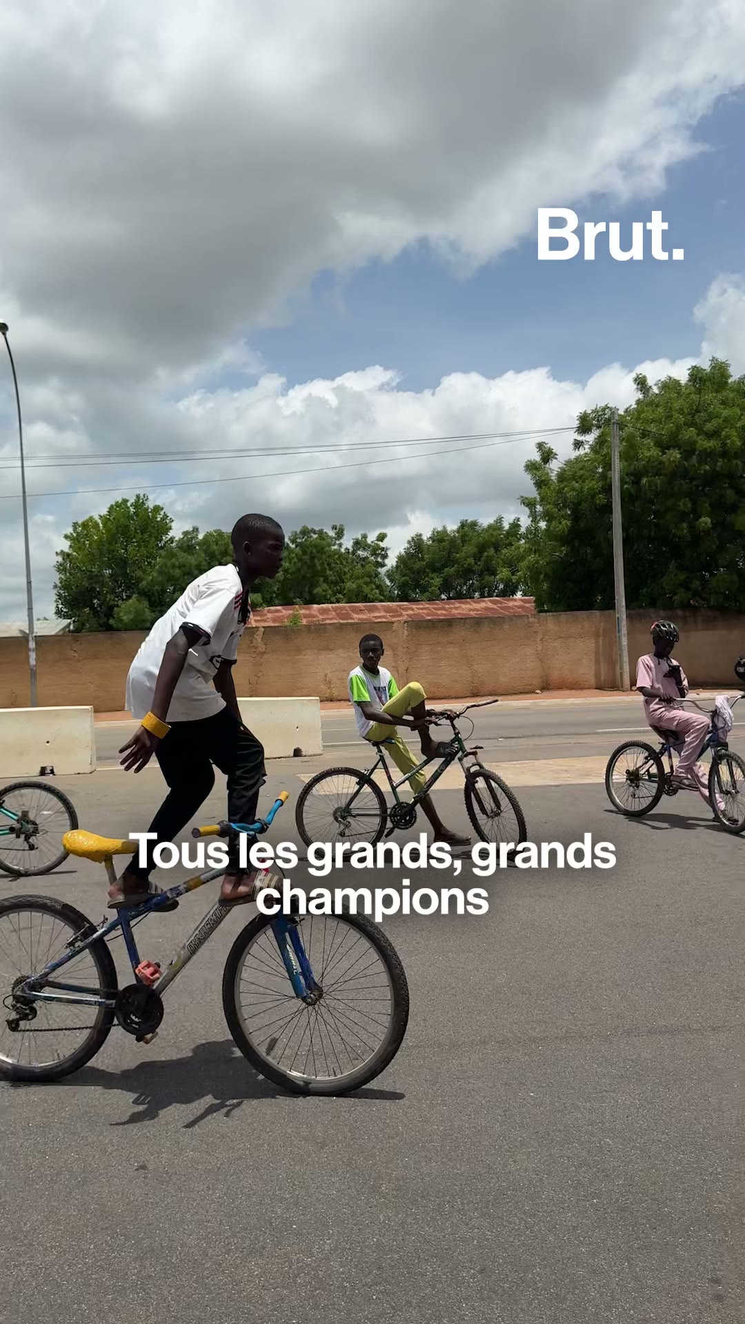 a-bouake-il-fait-du-velo-une-ecole-de-vie