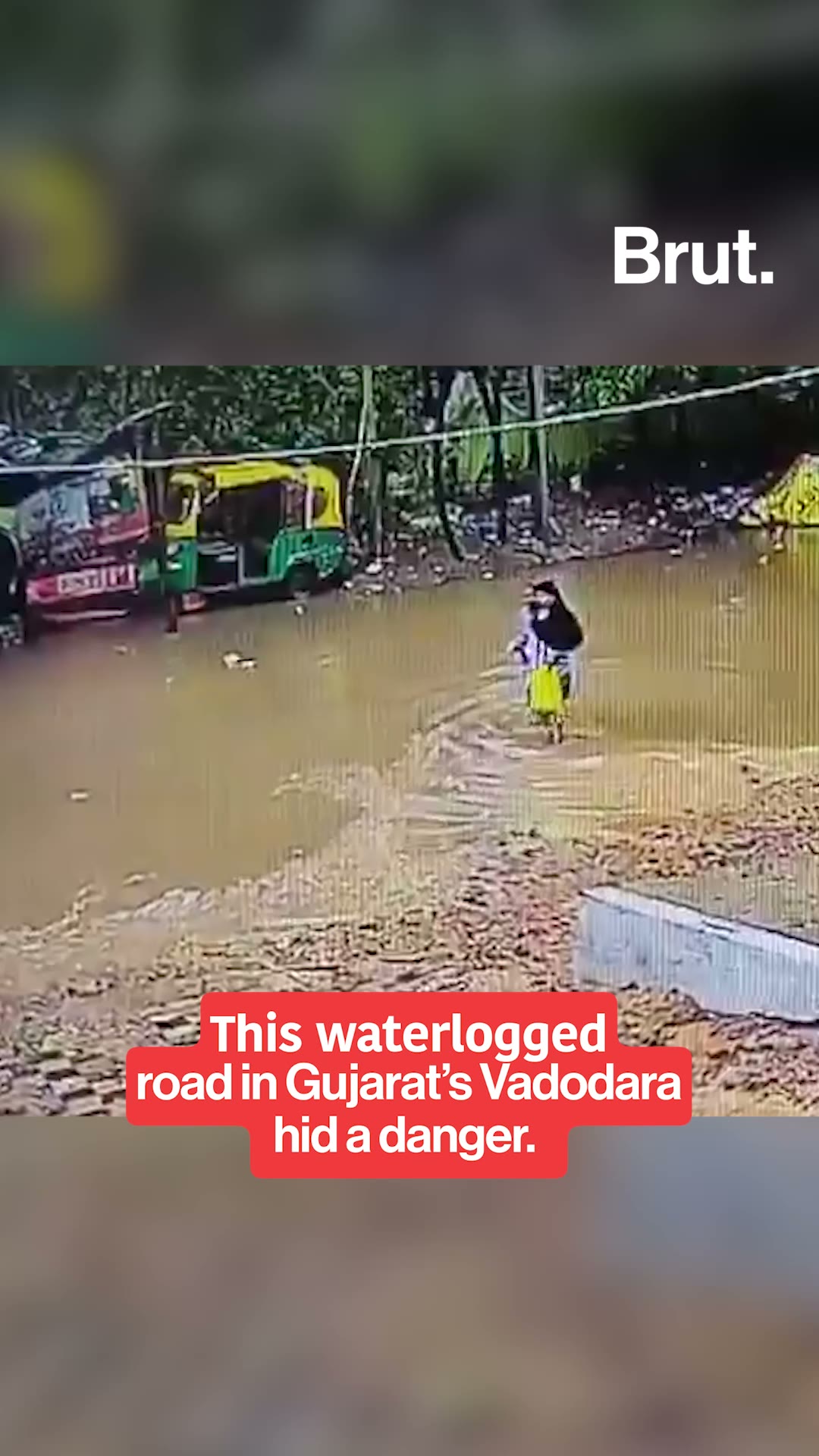 A grandmother and her granddaughter fell in an uncovered pit in Vadodra, Gujarat.