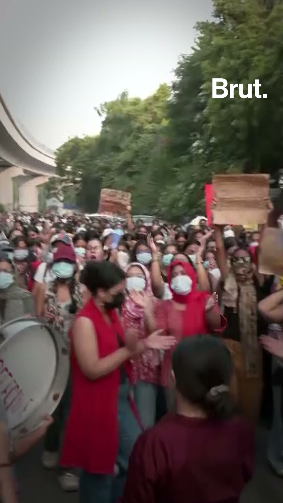 delhi-university-students-protest-after-minor-s-alleged-gang-rape-near-lsr-campus