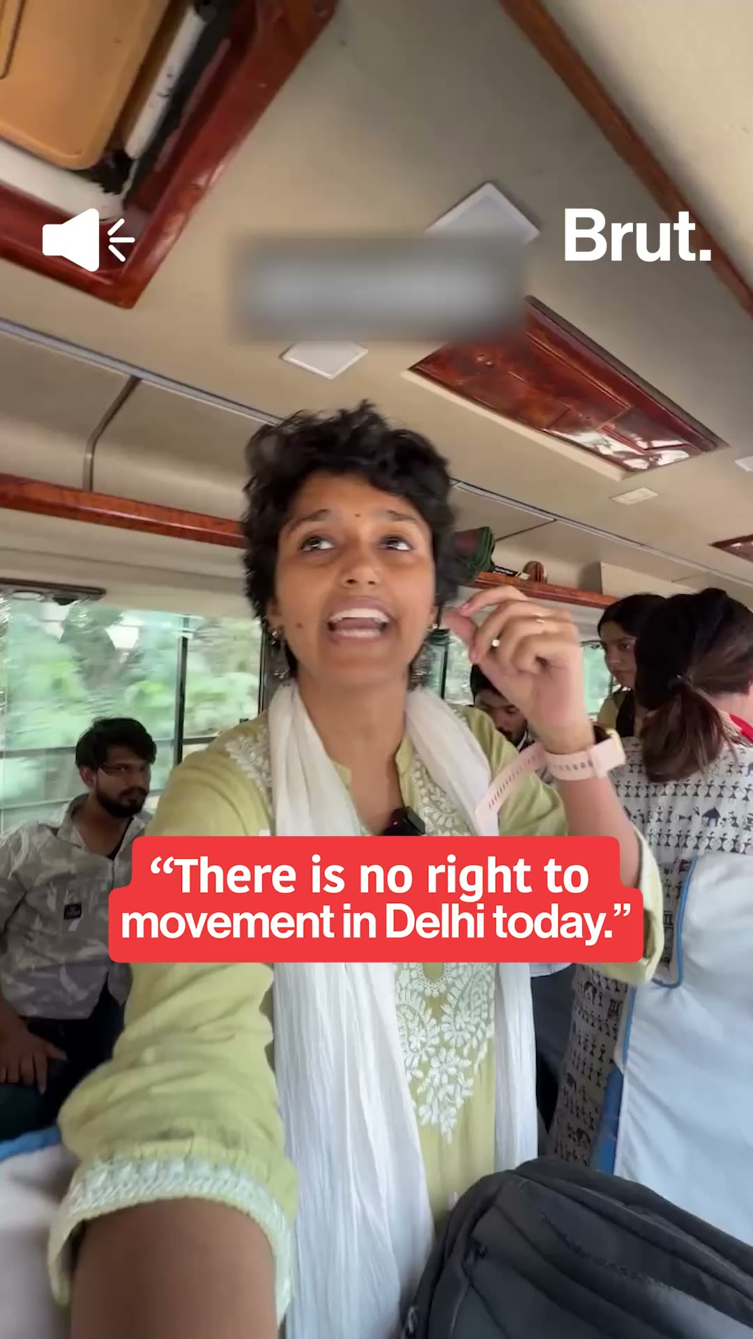 police-detains-politicians-journalists-and-citizens-across-delhi