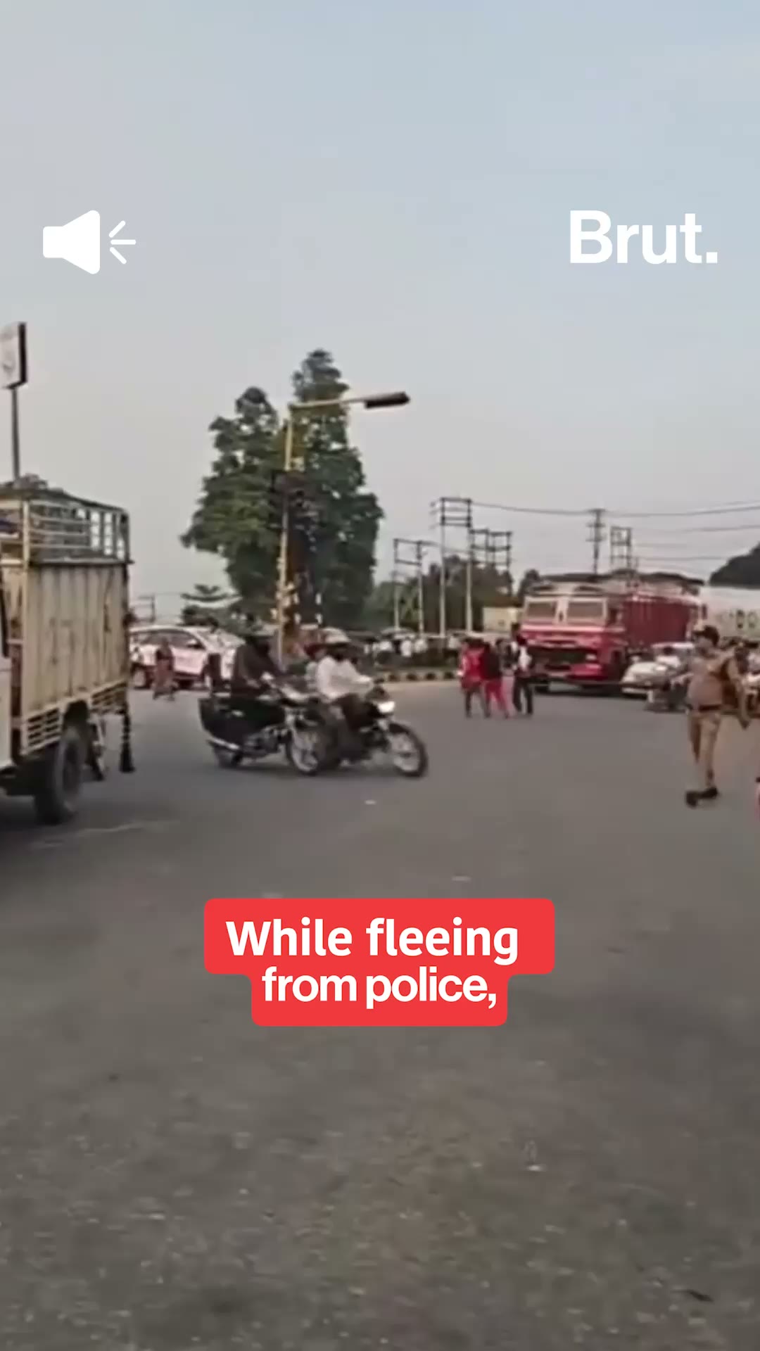 uttarakhand-man-flees-police-checkpoint-on-motorcycle-after-wife-falls-on-road-in-rudrapur