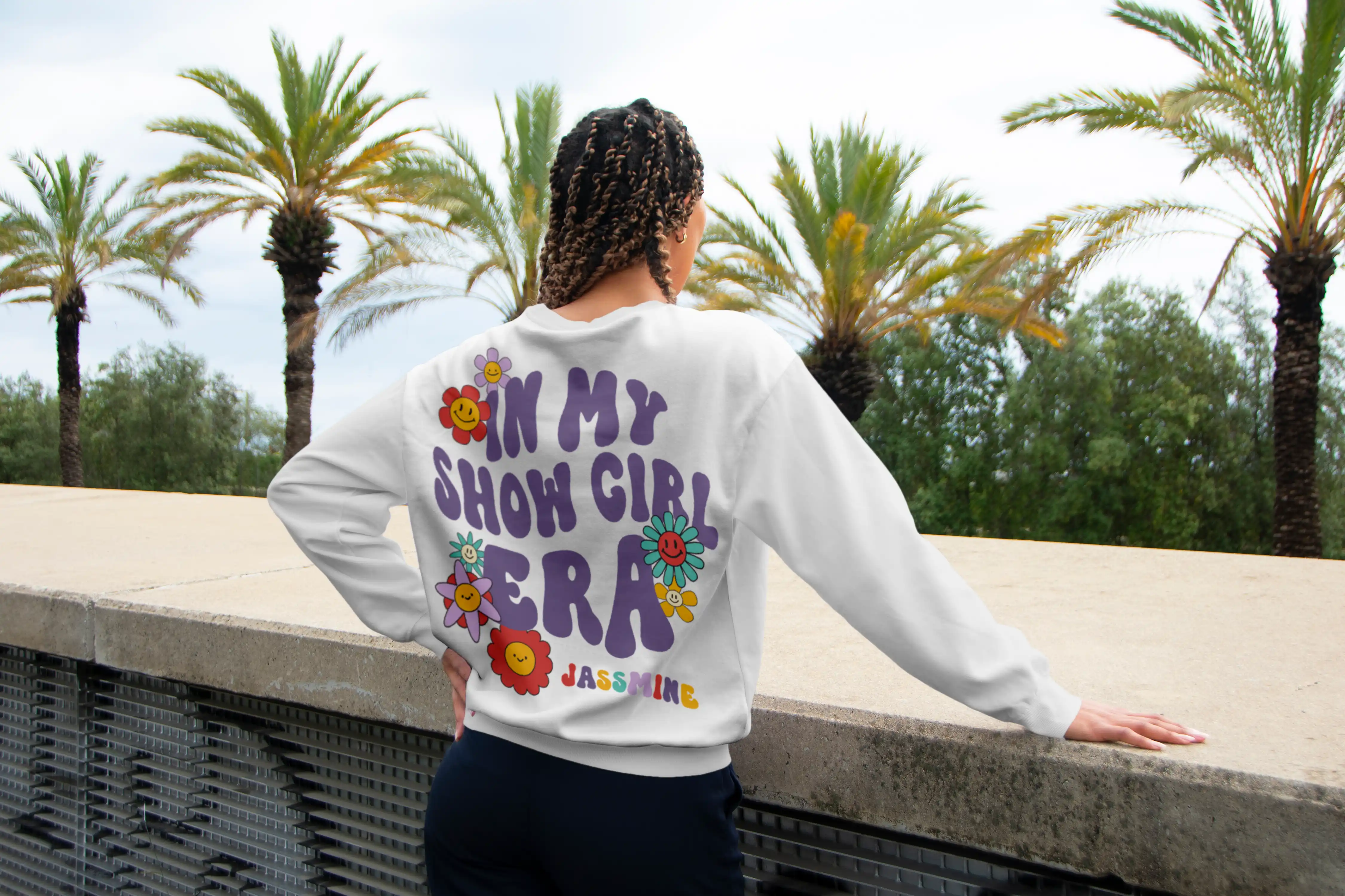 Customizable sweater with Merchize and Customily