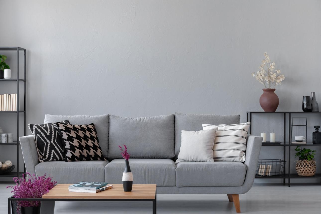 Mueble contemporáneo fabricado con acero redondo y cuadrado.