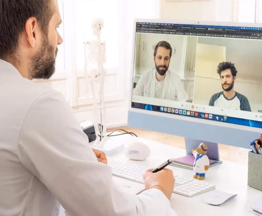 Médecin en téléexpertise via Rofim pour illustrer les changements de la nouvelle convention médicale 2024-2029.