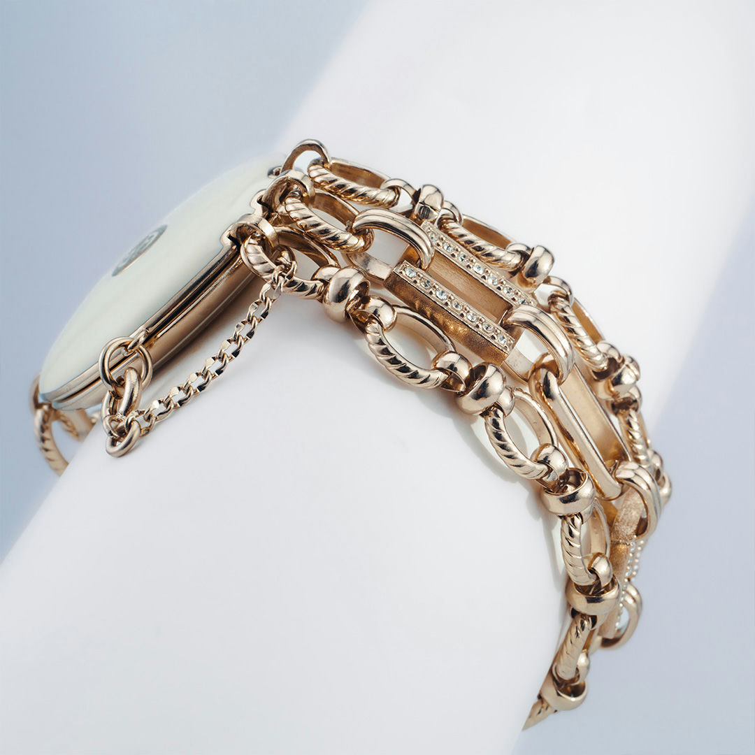 Organisation du plateau photo en studio pour le lancement des bijoux MdM.