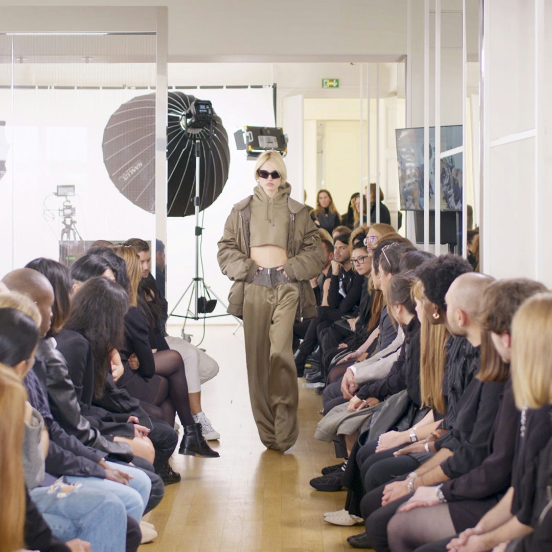 Extrait de captation live multicam réalisée au showroom Givenchy à Paris.