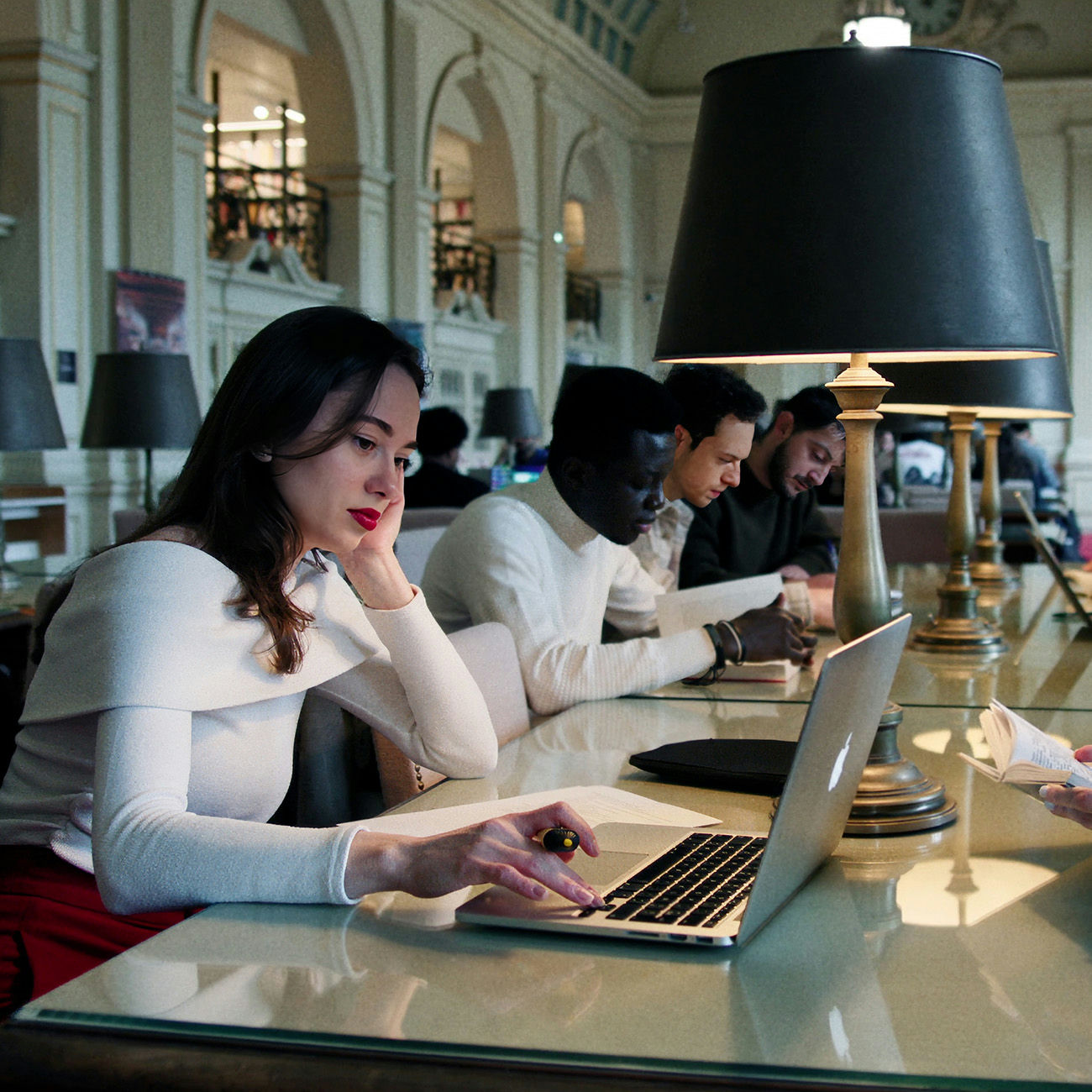 Installation technique légère sur site, tournage sous contraintes d’accès.