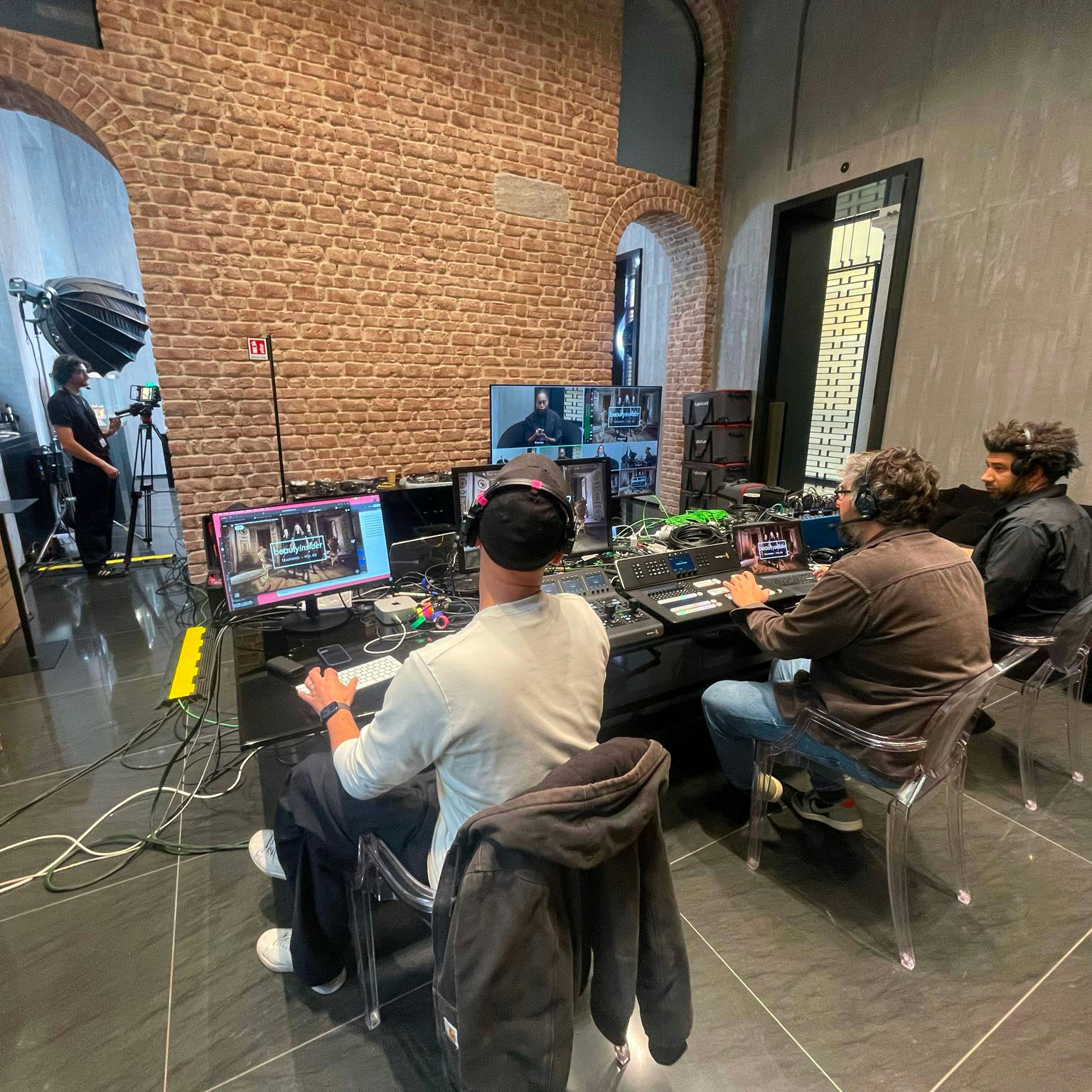 Aperçu épisode Beauty Insider Dolce&Gabbana, captation live avec sous-titrage espagnol.