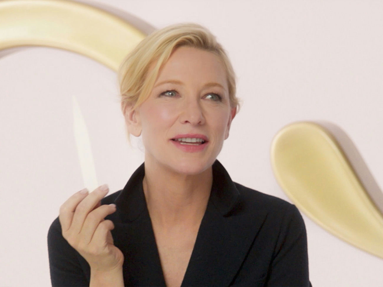 Plateau studio pour événement digital Armani Sì, réalisation et conduite live.