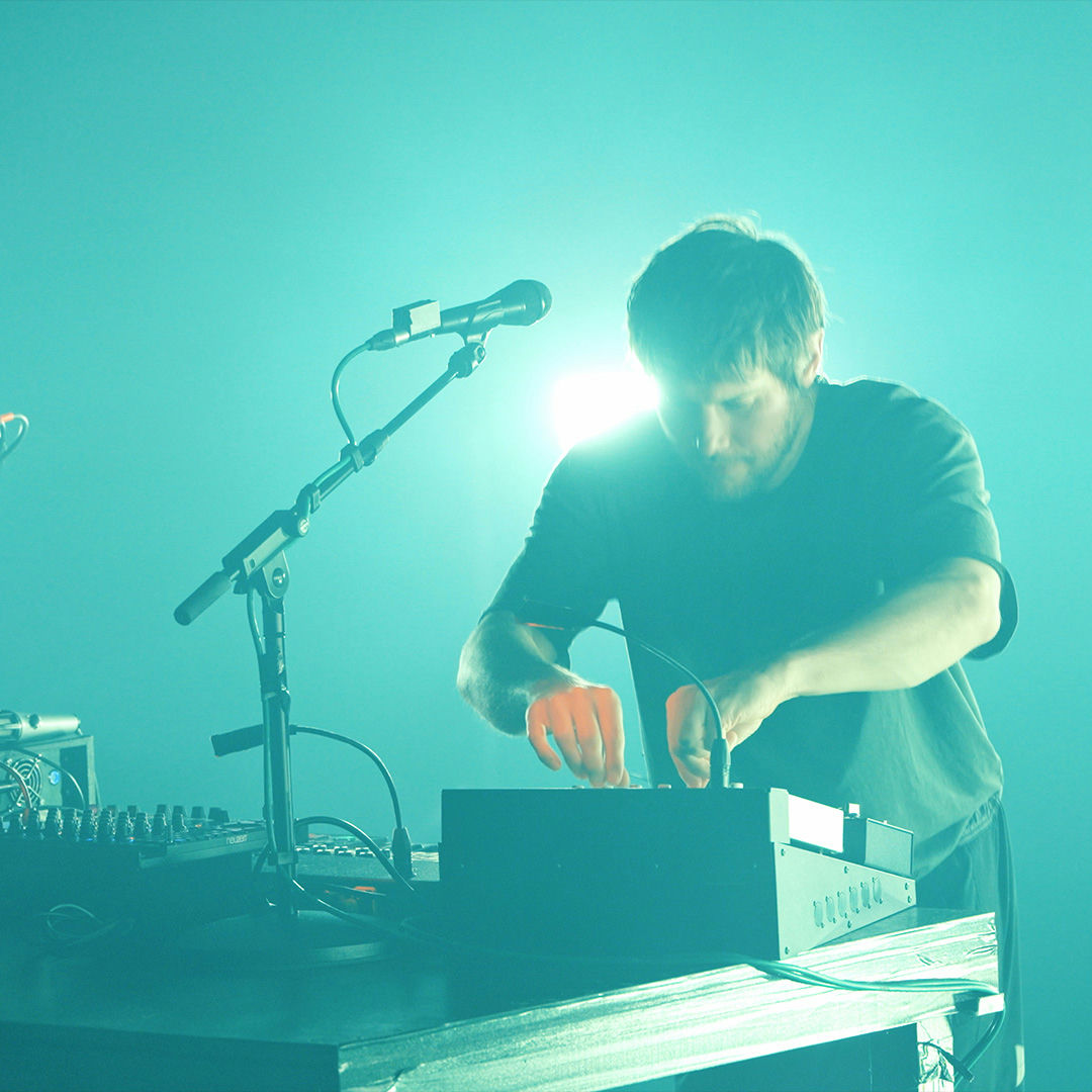 Vue régie : contrôle des mouvements PTZ et sélection des sources multicaméra