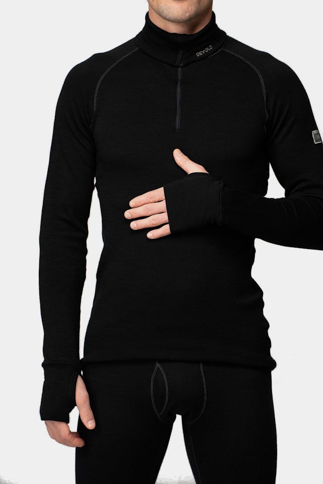 Devold Expedition Merino 235 Zip Neck Man Black 01