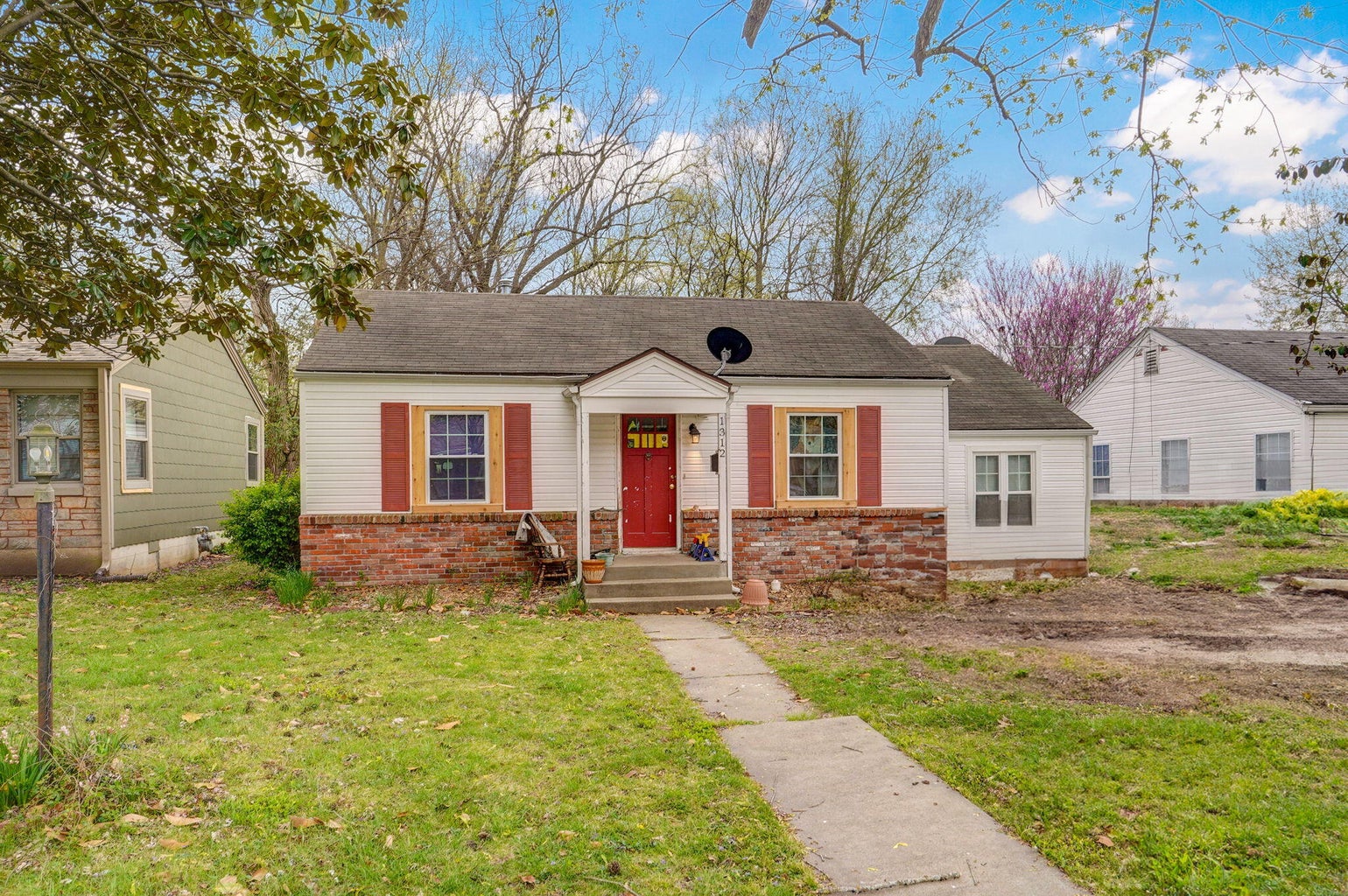 Do I Need to Make Repairs Before Selling My House?