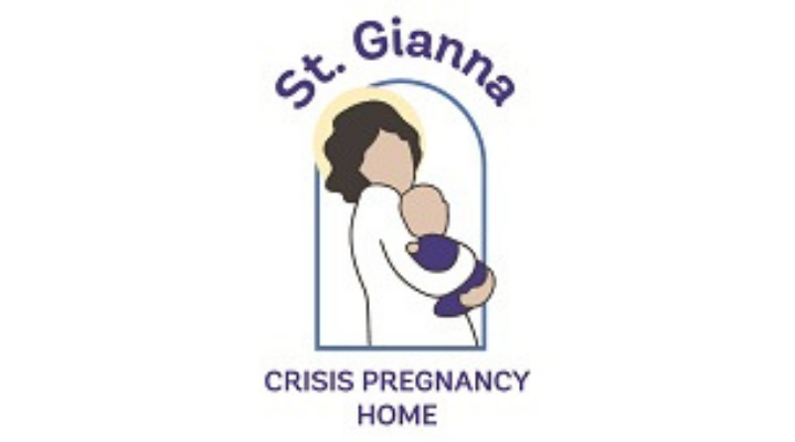 A woman smiles at a person in a diabetes support group