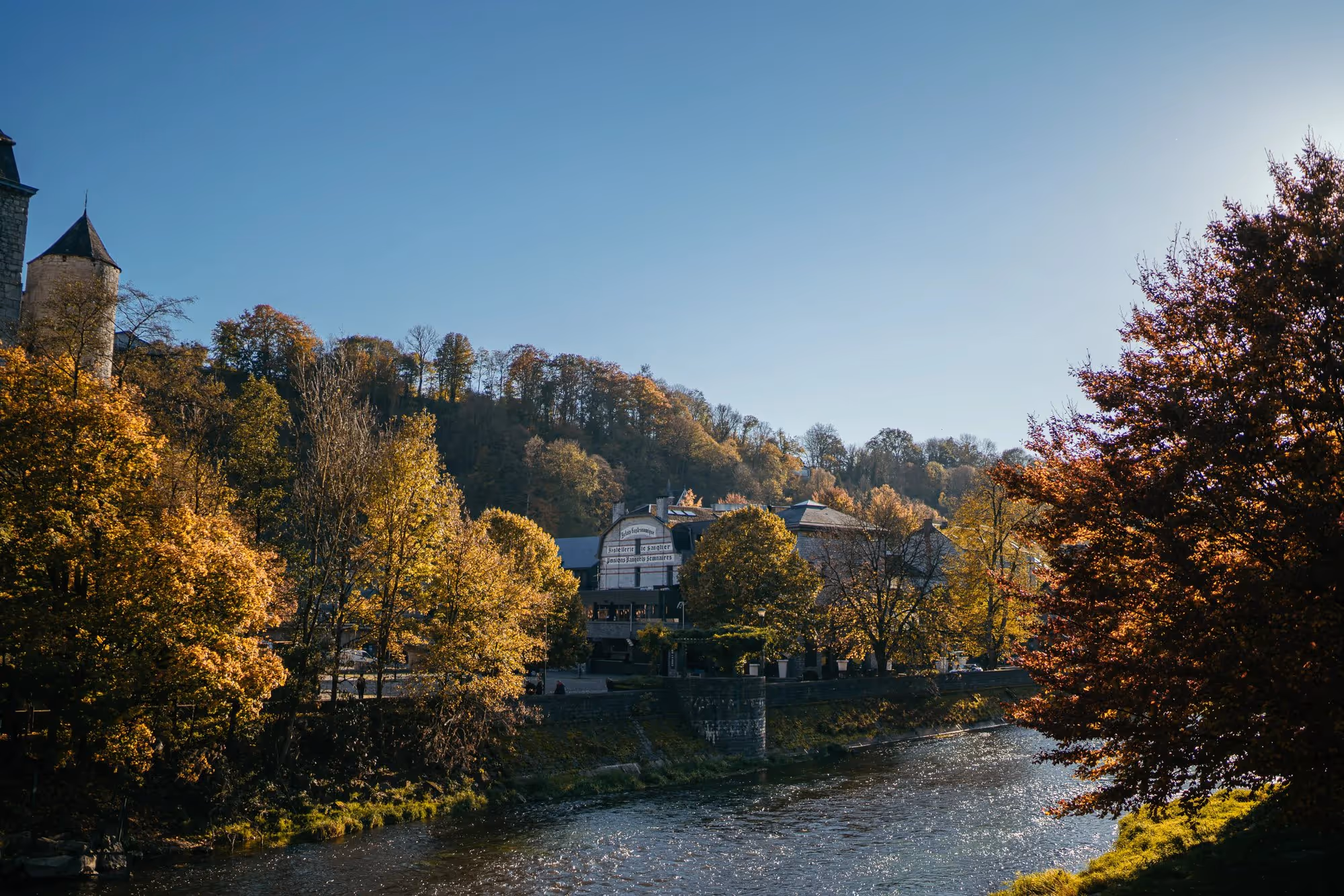 Vue sur l'Ourthe en Ardenne Belge