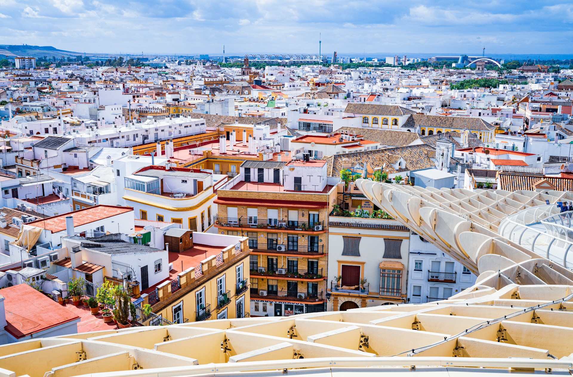 Do I Need an International Tax Advisor in Spain? Expert Guide - Tytle